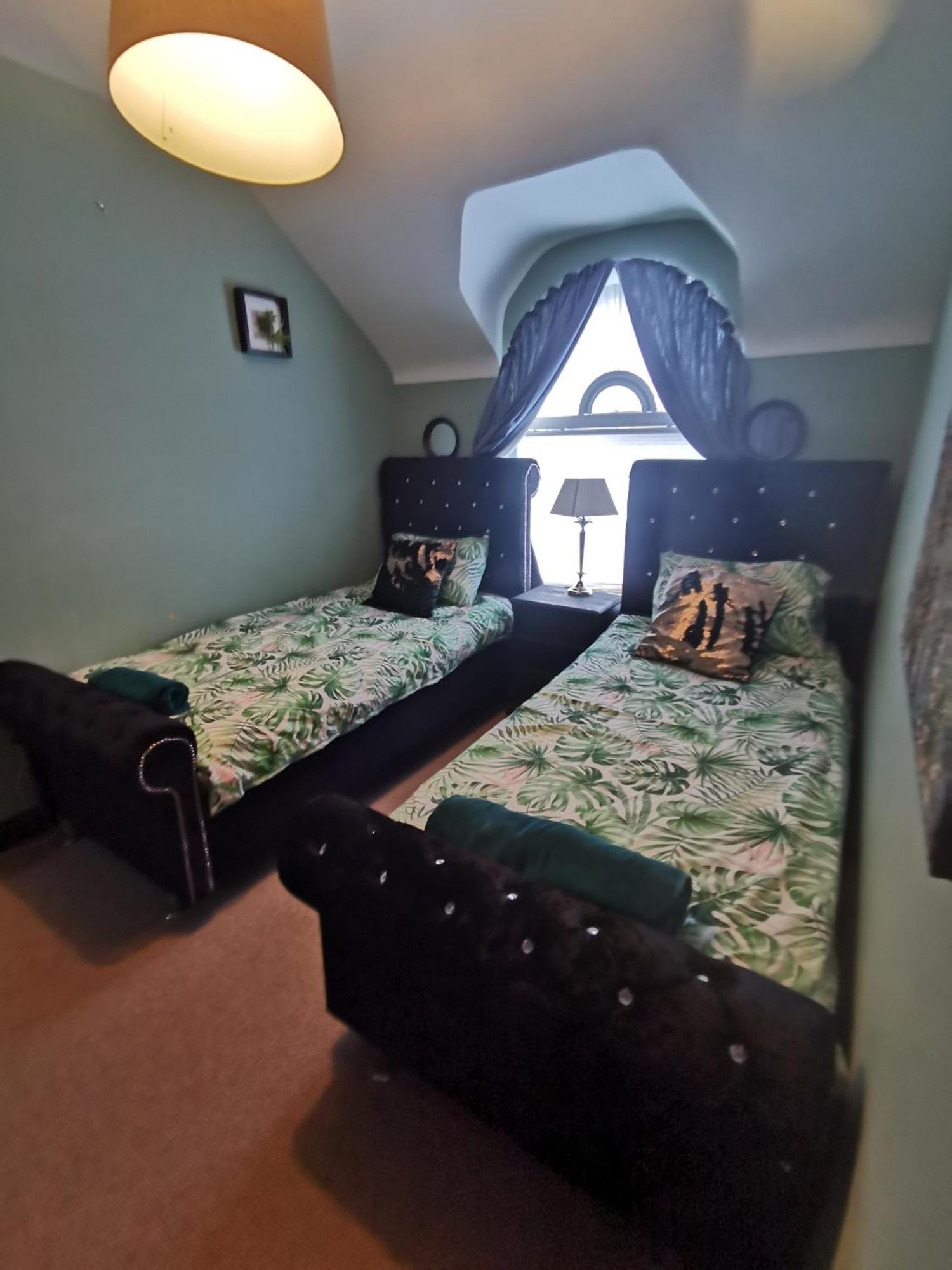 Palm Cove Bundoran Luxurious Sea View Balcony Free Wifi Netflix Sleeps 5 Lejlighed Eksteriør billede