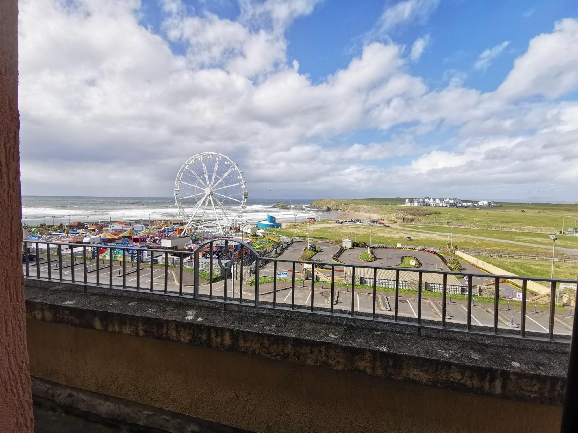 Palm Cove Bundoran Luxurious Sea View Balcony Free Wifi Netflix Sleeps 5 Lejlighed Eksteriør billede